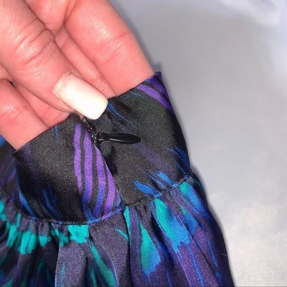 Forever 21 multi-color flowy mini skirt - Picture 5 of 10